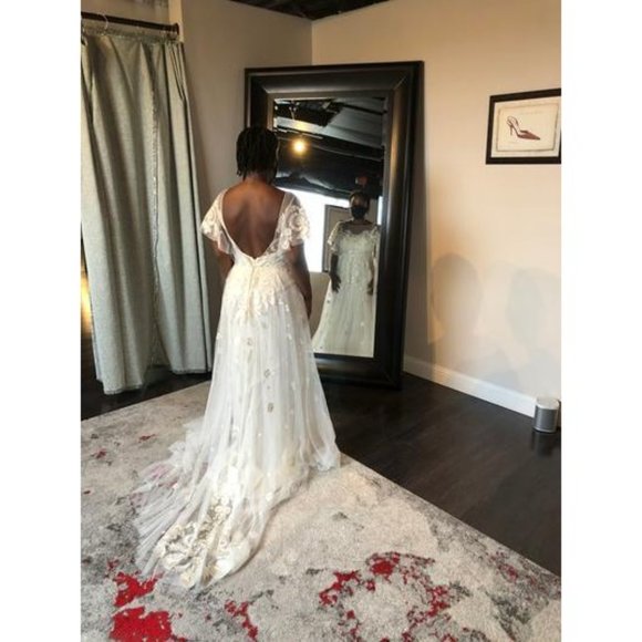 BHLDN Willowby Heartleaf Wedding Gown Ivory Size 2 and 14 NEW - Picture 9 of 13